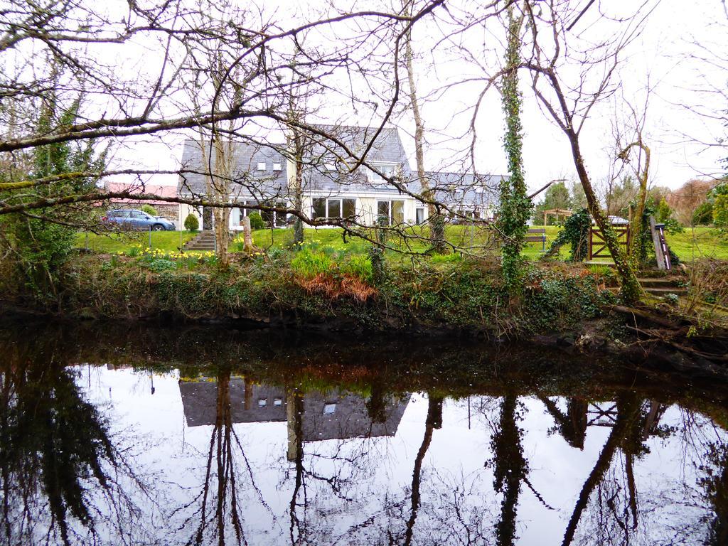 Camillaun Lodge With Lough Corrib Boat Hire Oughterard Exterior photo