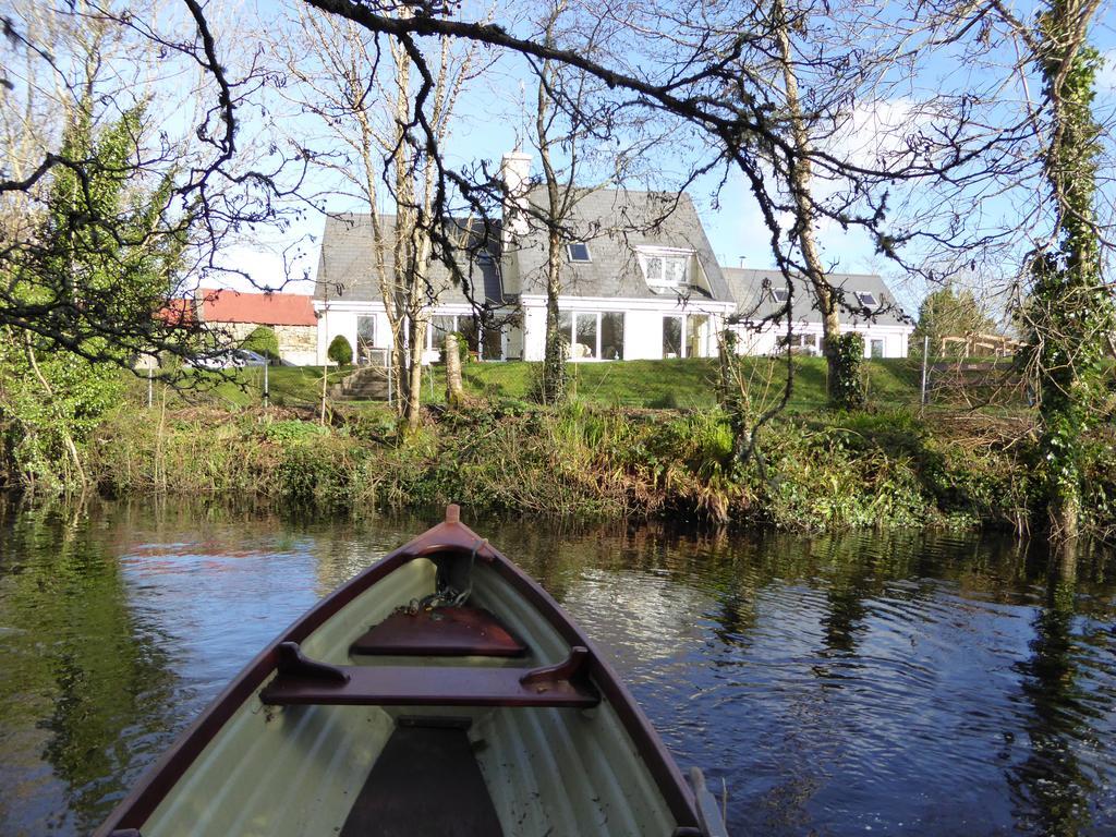 Camillaun Lodge With Lough Corrib Boat Hire Oughterard Exterior photo