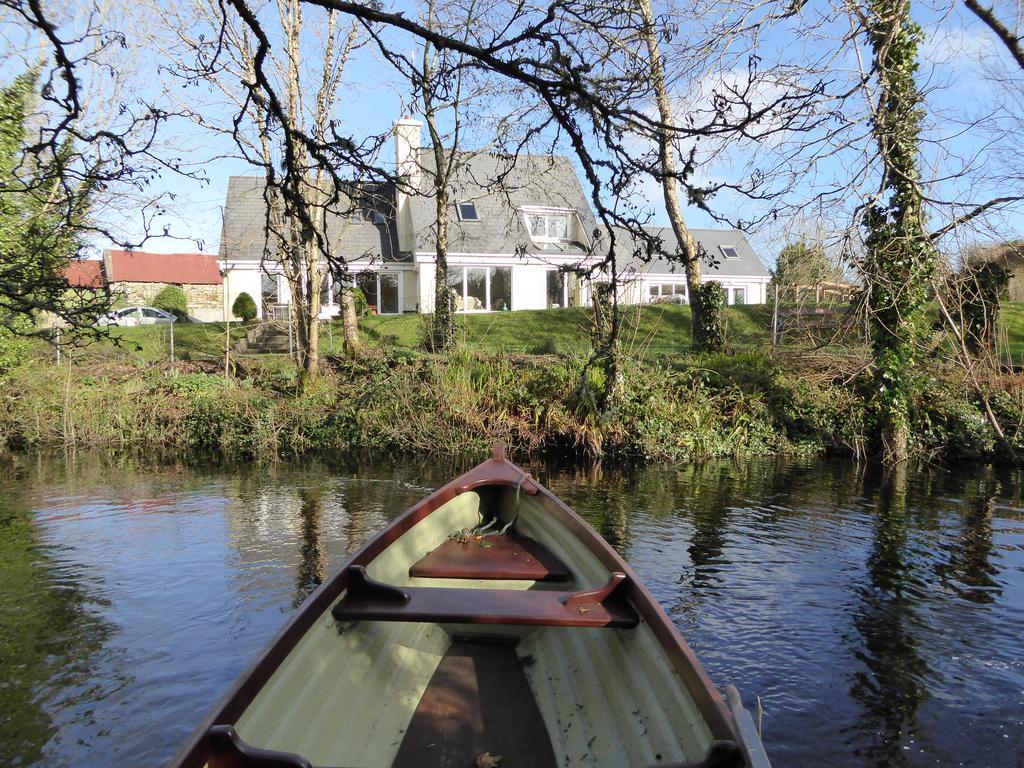 Camillaun Lodge With Lough Corrib Boat Hire Oughterard Exterior photo