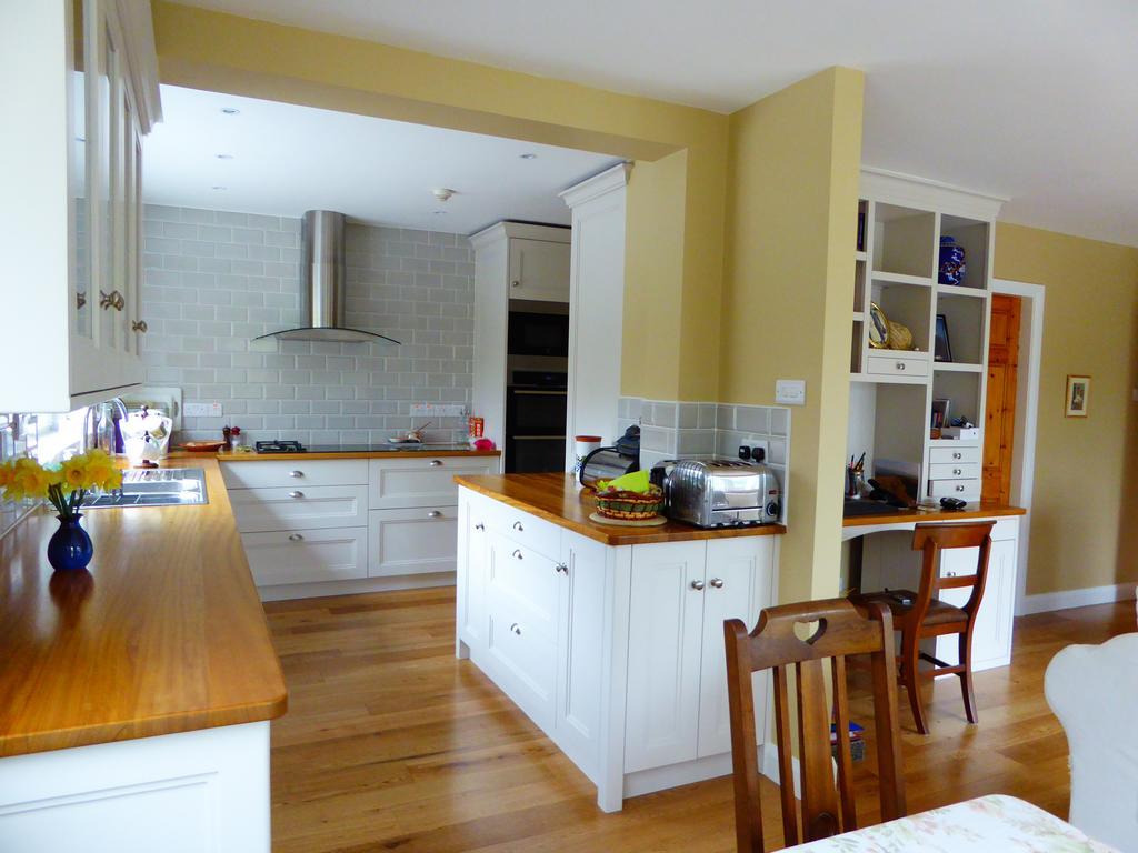 Camillaun Lodge With Lough Corrib Boat Hire Oughterard Exterior photo