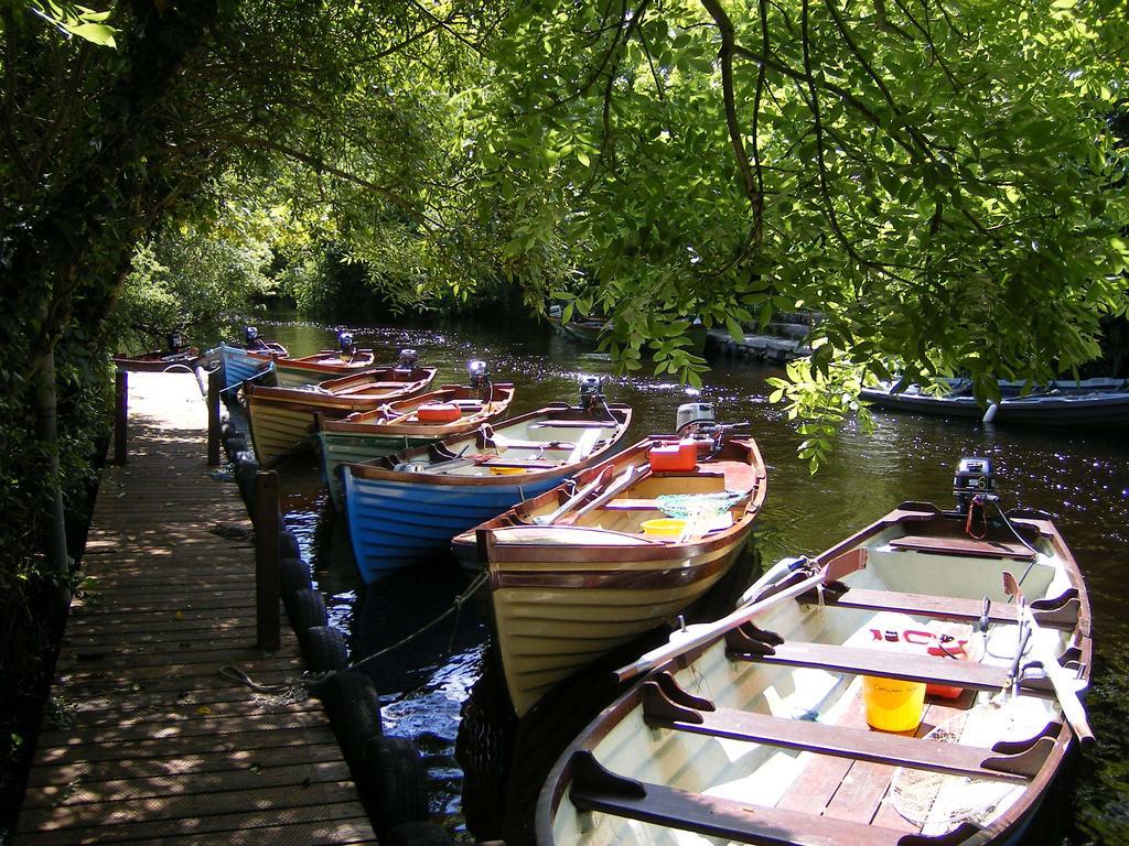 Camillaun Lodge With Lough Corrib Boat Hire Oughterard Exterior photo