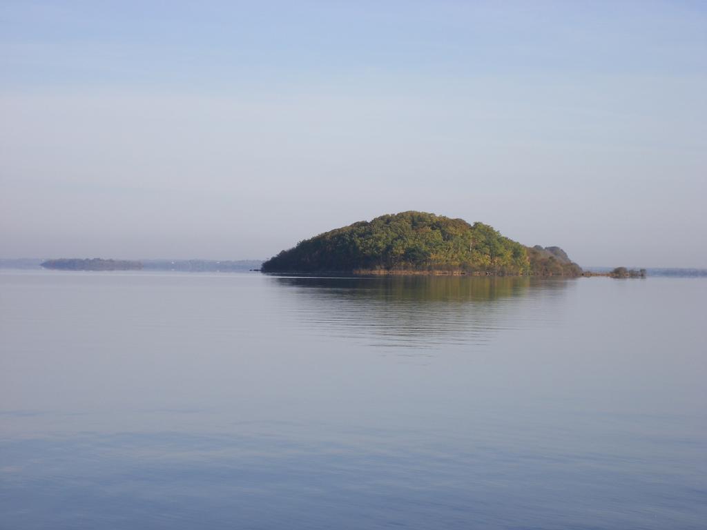 Camillaun Lodge With Lough Corrib Boat Hire Oughterard Exterior photo
