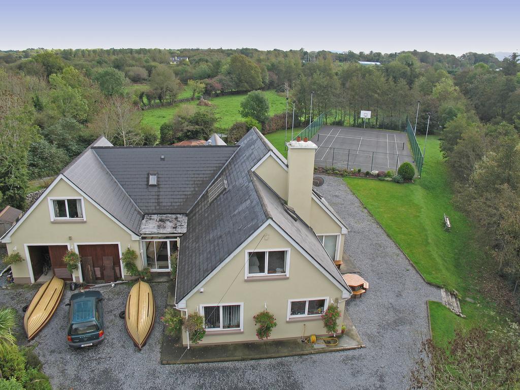 Camillaun Lodge With Lough Corrib Boat Hire Oughterard Exterior photo