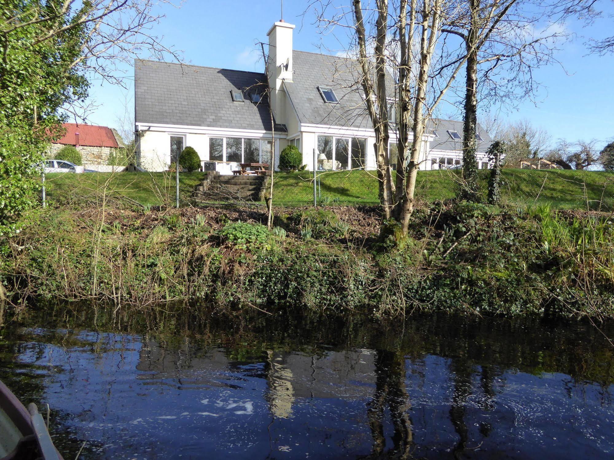 Camillaun Lodge With Lough Corrib Boat Hire Oughterard Exterior photo